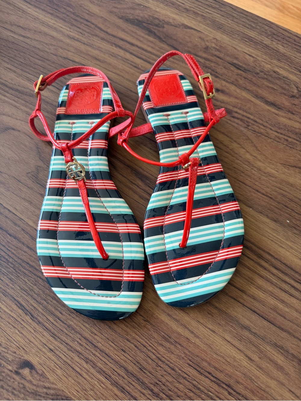 Tory Burch Emma T-Strap Sandals Size 8 Striped Patent Footbed Red Coral Straps